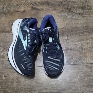 Brooks Ghost Sneaker Women Size 8